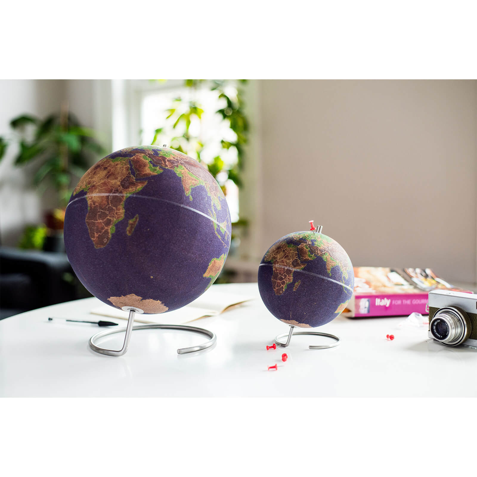 Große gefarbte Kork-Globus 2