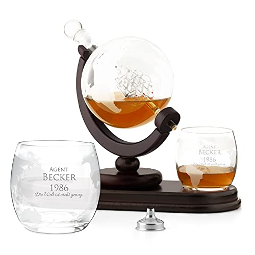 Maverton Whisky Karaffe mit Gravur - Globus mit Schiff, 850 ml - 2er Whiskygläser Set - Whisky Decanter - Geschenk zum Geburtstag für Männer- personalisiert - Agent
