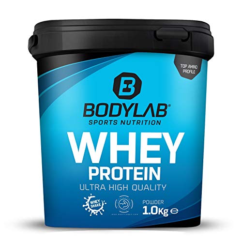 Protein-Pulver Bodylab24 Whey Protein Latte Macchiato 1kg, Protein-Shake für Kraftsport und Fitness, Whey-Pulver kann den Muskelaufbau unterstützen, Eiweiss-Pulver mit 80% Eiweiß, Aspartamfrei