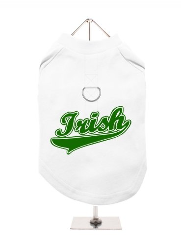 "St. Patrick: Irische" UrbanPup Hunde T-Shirt (weiß/grün)