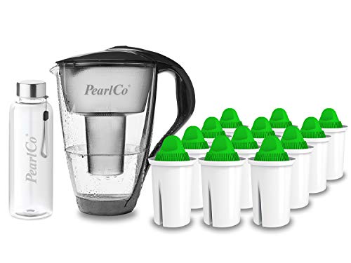 PearlCo - Glas-Wasserfilter (anthrazit) mit 12 Alkaline classic Filterkartuschen + 1 Trinkflasche aus Glas