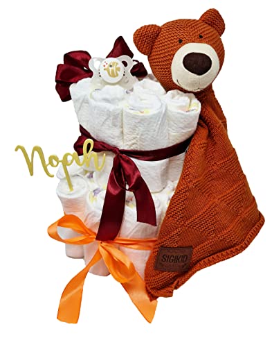 Elfenstall Windeltorte Pamperstorte mit Sigikid Strick-Schnuffeltuch personalisiert als Geschenk zur Geburt oder Taufe mit Namen des Babys Bär (braun)