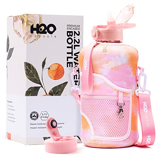H2O Capsule 2.2L Half Gallon Wasserflasche mit Aufbewahrungstasche und abnehmbarem Strohhalm - BPA-freier großer wiederverwendbarer Getränkebehälter mit Griff - Big Sports Jug, 2.2 Liter (74oz)